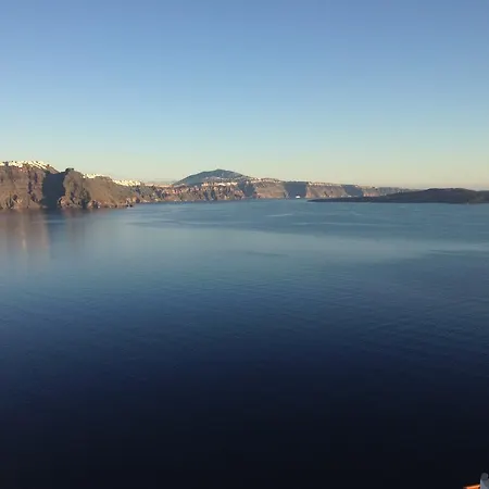 Beautiful Oia (Santorini)